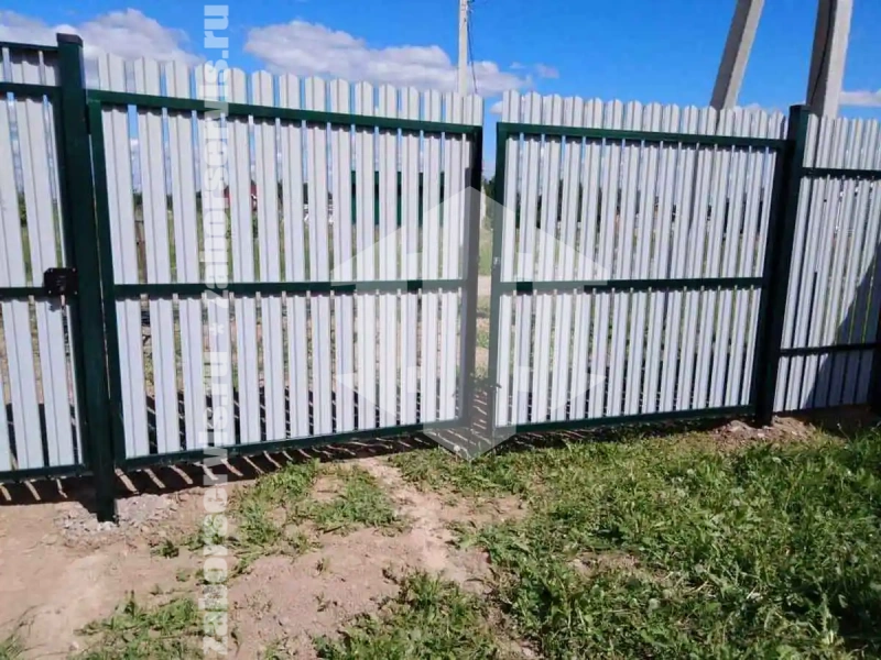 Забор из металлического штакетника зеленый 64 метра