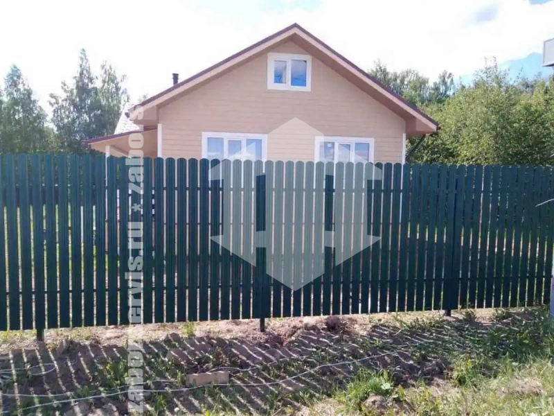 Забор из металлического штакетника зеленый 64 метра