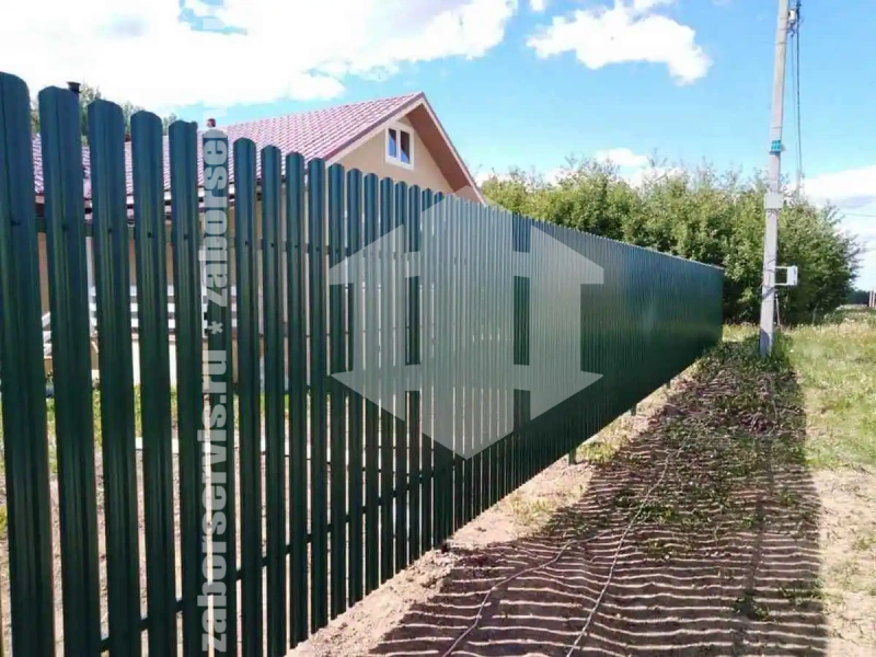 Забор из металлического штакетника зеленый 64 метра