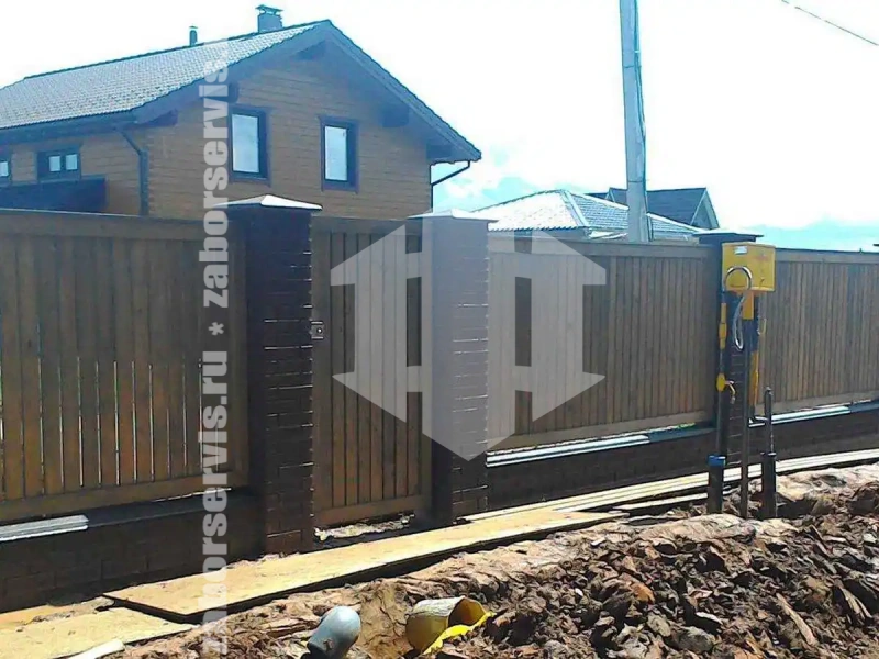 Забор из профнастила на ленточном фундаменте 62 метра