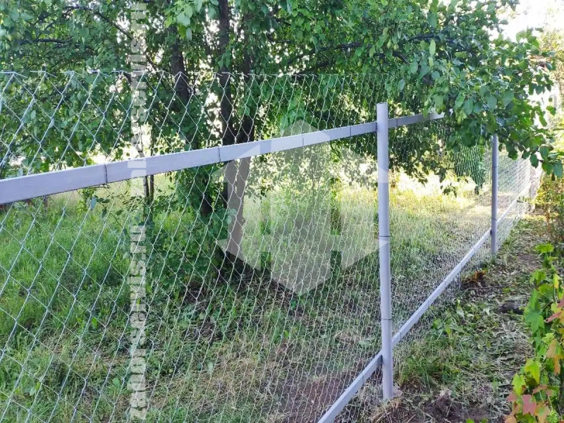 Забор из сетки рабицы на профильном каркасе 64 метра