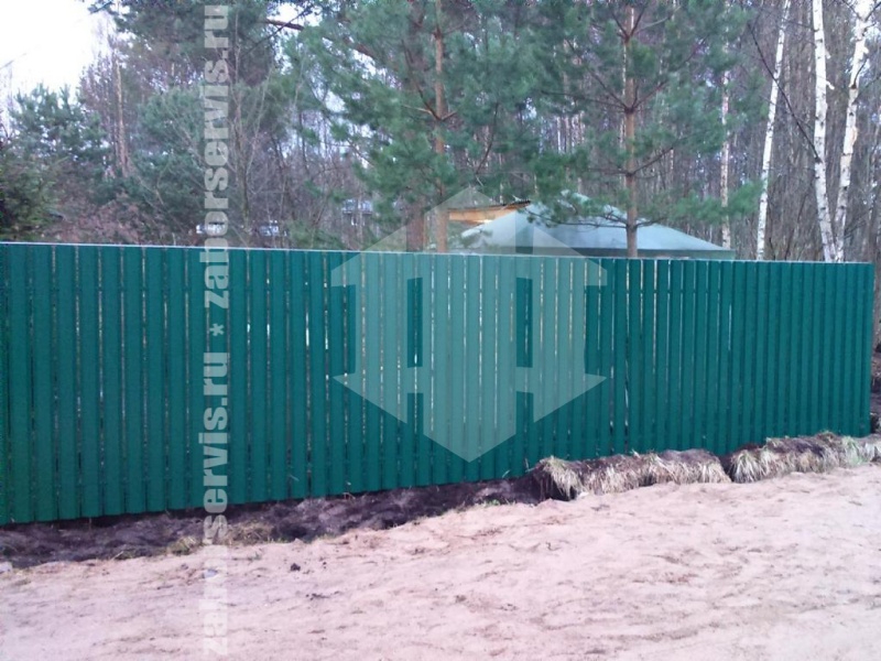 Забор из евроштакетника с бетонированием столбов 135 метров