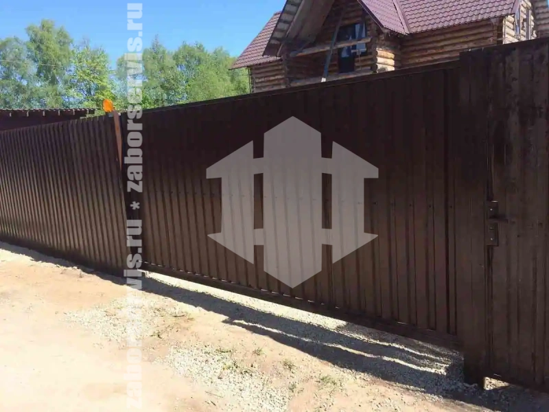 Забор из профнастила с воротам 75 метров