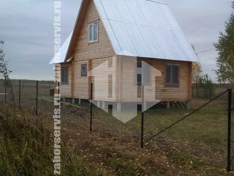 Забор из сетки рабицы в натяг 74 метра